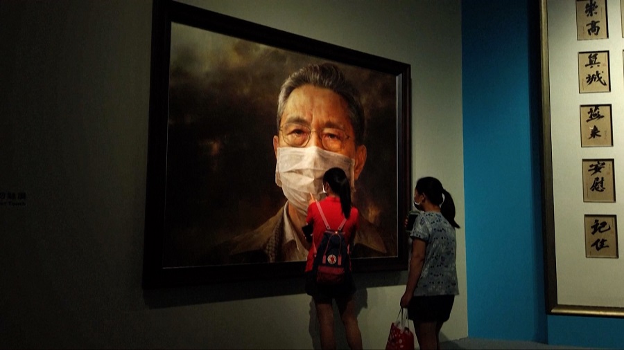 鐘南山畫像展，鐘南山口罩畫像，疫情下的畫展